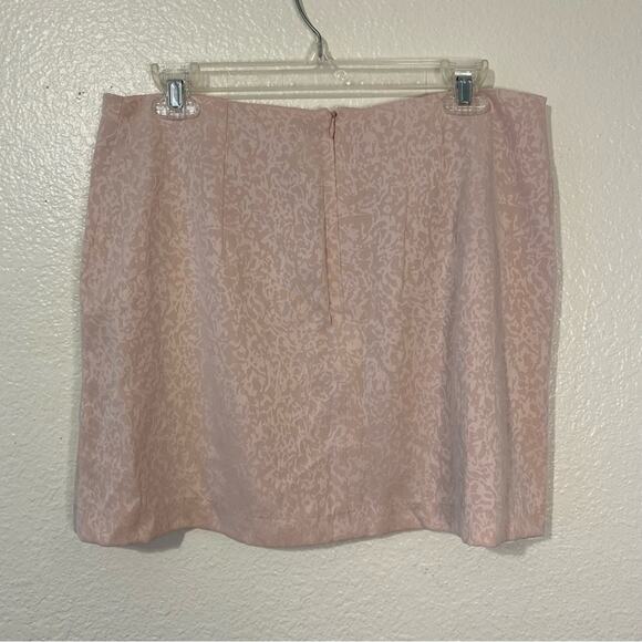 House of Harlow 1960 Anthropologie Pale Pink Patterned Mini Skirt Size Medium - Picture 3 of 5